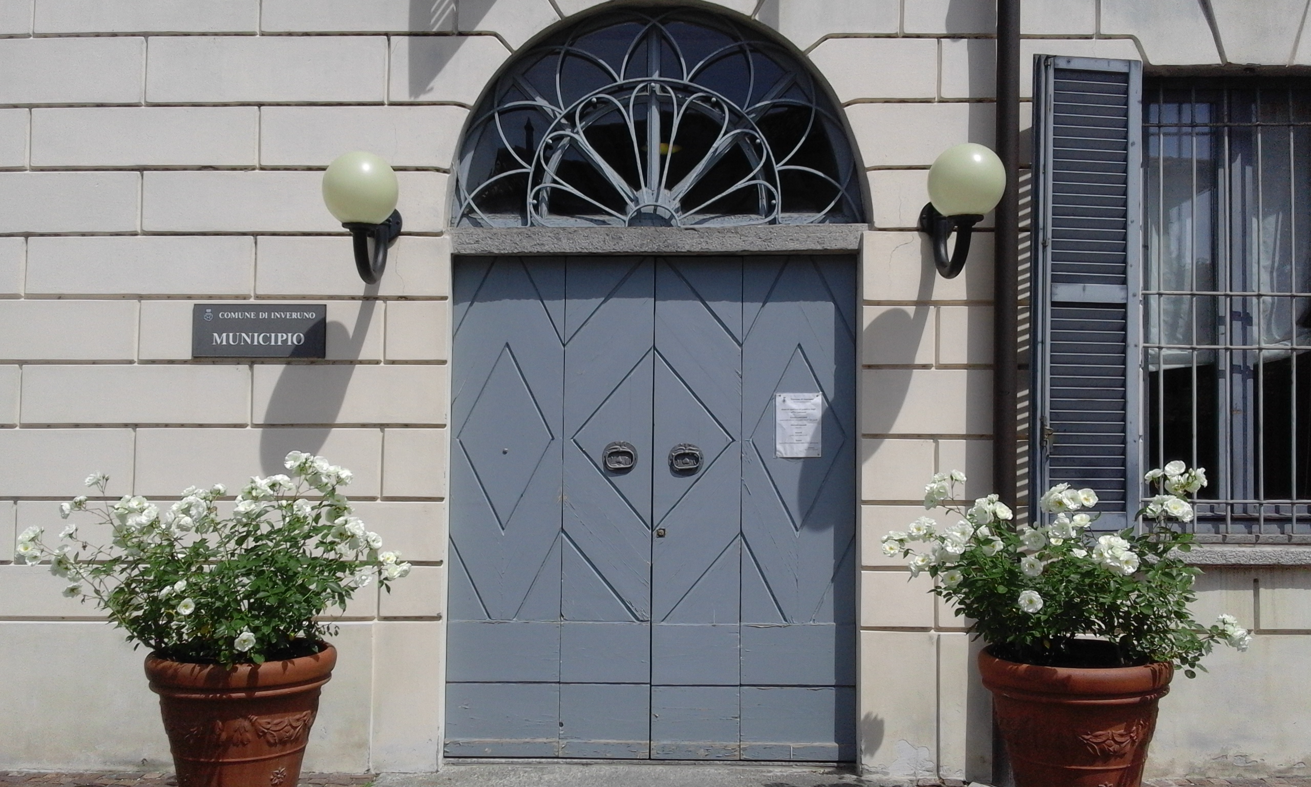 Ingresso-palazzo-comunale